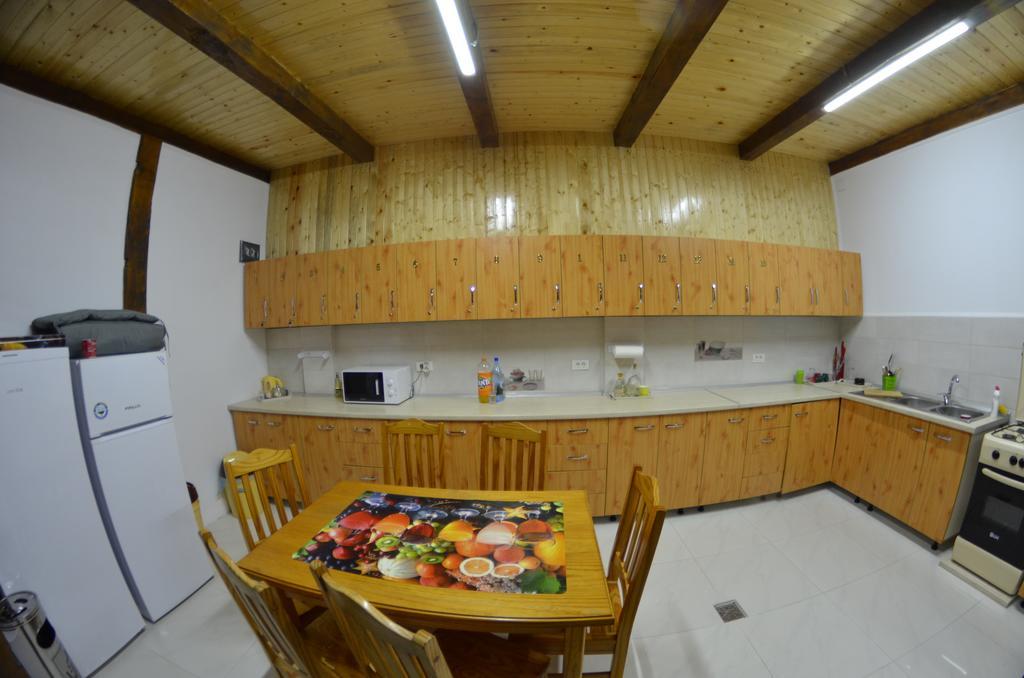 Razvan Holiday Костинешти Экстерьер фото