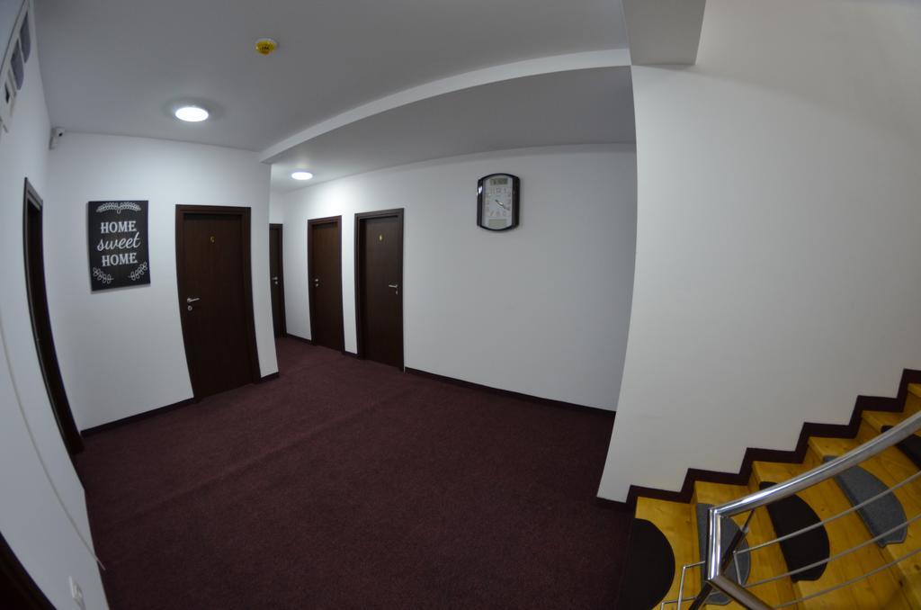 Razvan Holiday Костинешти Экстерьер фото