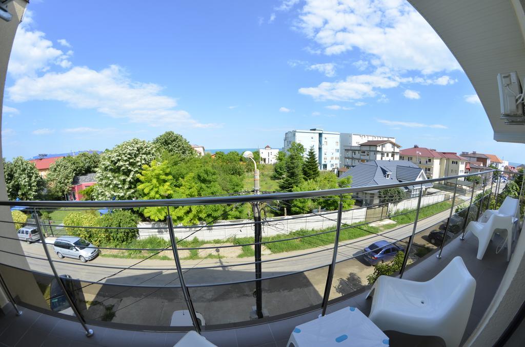 Razvan Holiday Костинешти Экстерьер фото